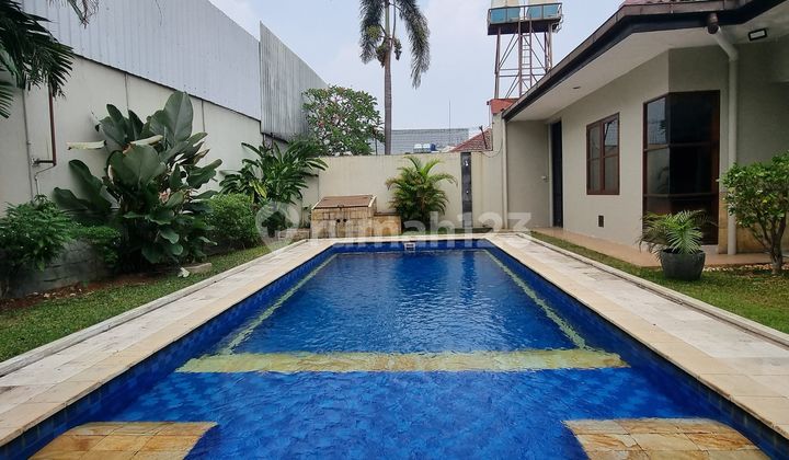 Dijual Rumah 1 Lantai LT 742M² + Pool - Dalam Compound, Cipete, Jakarta Selatan