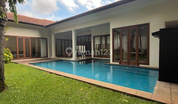 Disewakan Rumah Besar Dengan Pool Dan Garden, Lokasi Kemang Jakarta Selatan  1