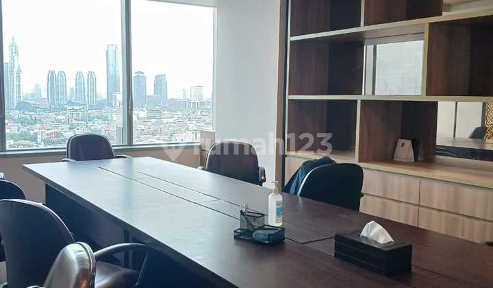 Sewa Ruang Kantor office Luas 393m2 di Dbs Tower, Kuningan Jakarta Selatan