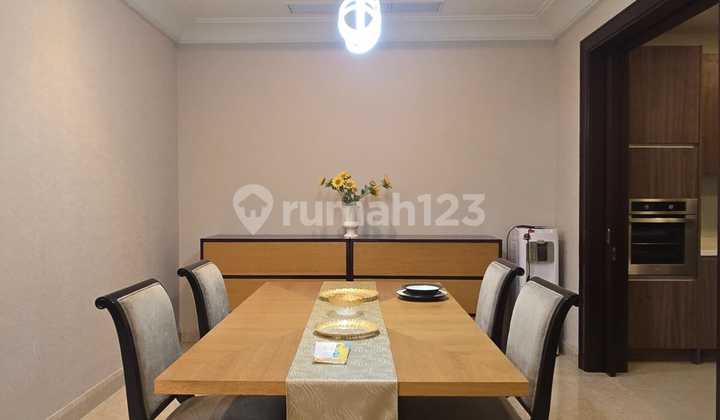 Dijual Apartemen Mewah 2+1 BR Furnished di Kebayoran, Jakarta Selatan - The Pakubuwono View 2