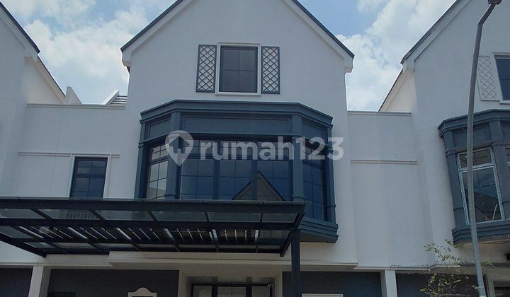 Disewakan Rumah Lengkap dengan 7 Unit Ac dan Waterheater Siap Huni Rapi