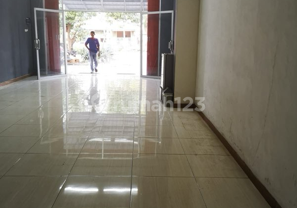 For Sale / Rent 3-Story Shop House Zero Road Merr Ir Soekarno 2