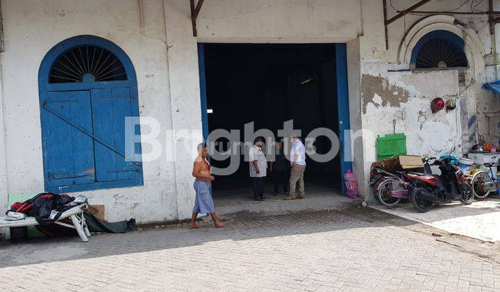 GUDANG SIAP PAKAI SEKITAR KALIMAS JEMBATAN MERAH PERAK 2