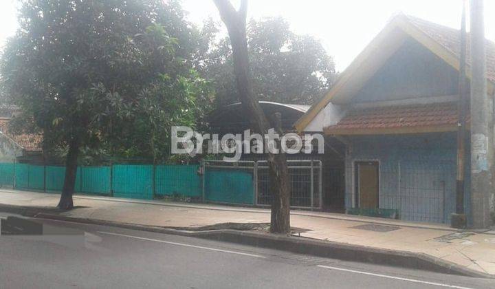 RUMAH 1 LANTAI YANG TERLETAK DI NOL JALAN RAYA A. YANI  SURABAYA 1