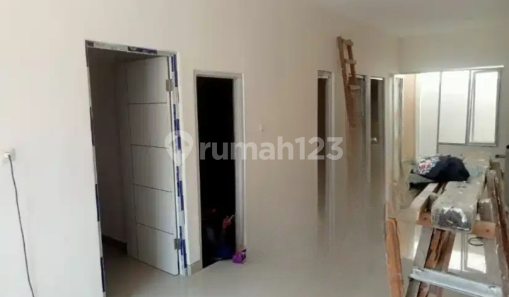 Minimalist Grass One Step to UPN Ready to Occupy 2