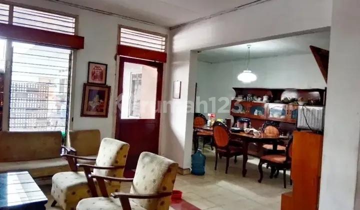 Rumah 2Lt Hanya 200 Meter ke Raya Darmo Taman Bungkul Comal Surabaya 2