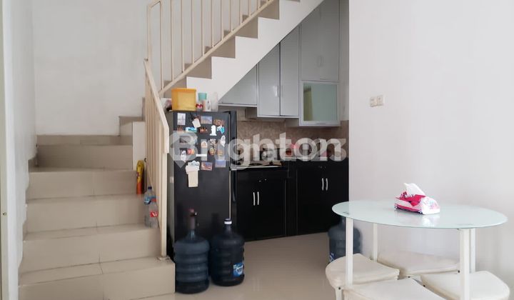 MINIMALIST SUNNY BEACH 2