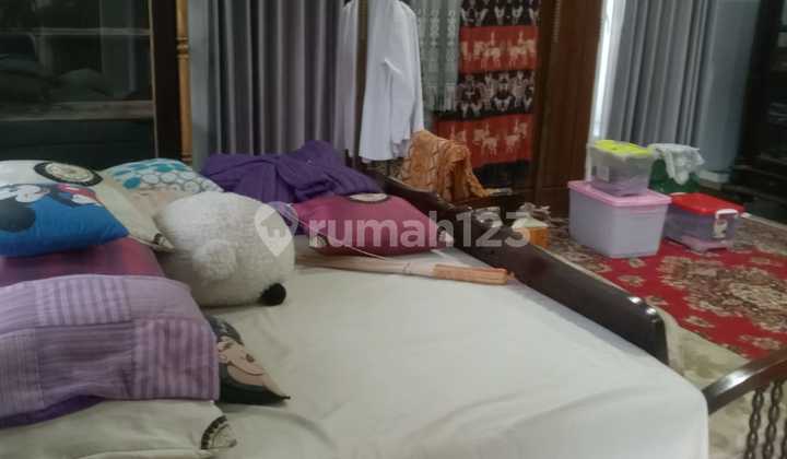 Well-Maintained 2-Story Commercial House, Ideal Area for All Businesses, Raya Merr 2