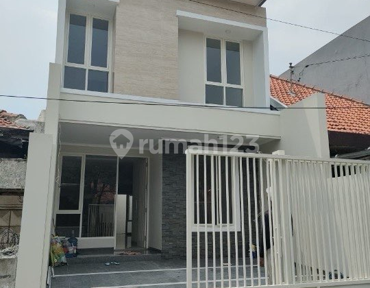 Ciamik Minimalis Gress 2Lt Area Petra Manyar Dekat Nginden