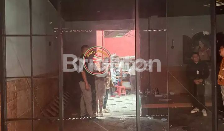 Strategic 1-Story Shophouse in Tunjungan Area, Near DoubleTree by Hilton Hotel 2