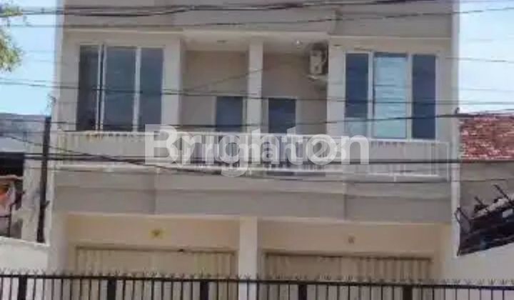 READY-TO-USE 3-STORY SHOPHOUSE IN SUKOMANUNGGAL AREA, WEST SBY 1
