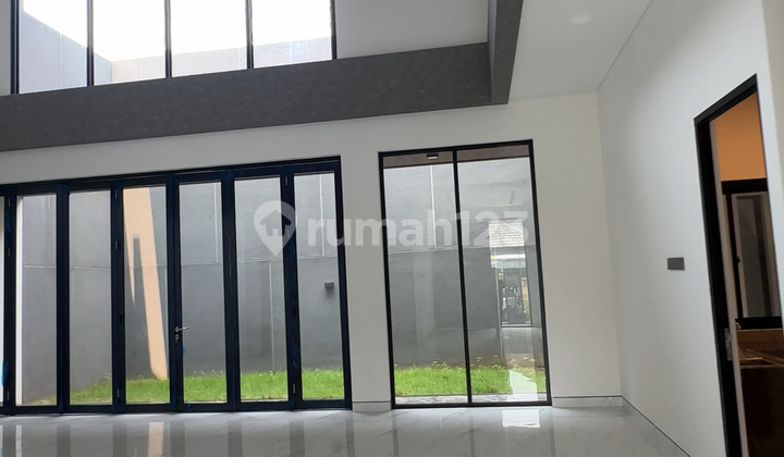 Stunning Minimalist 2-Story Just Steps from Galaxy Mall 2