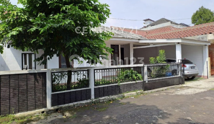 A Comfortable and Strategic House in the Bakosurtanal Complex, Cibinong Bogor 2