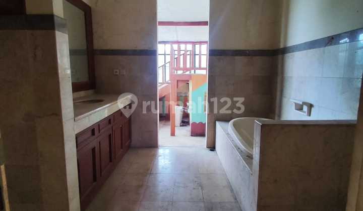 kamar mandi rumah asri 2 lt  vew