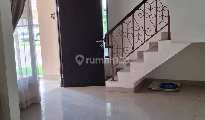 Rumah Hook Dua Lantai Dekat Sekolah Al Azhar Jababeka Cikarang 2