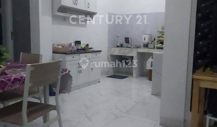 dapur rumah 2 lantai villa bogor