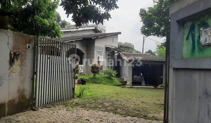 Rumah Halaman Luas Di Rempoa Tangerang Selatan