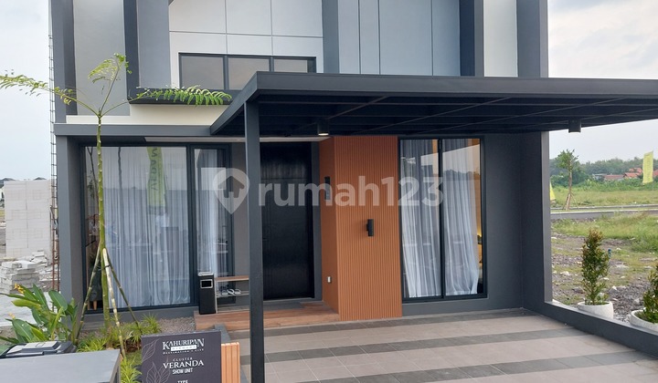 tampak depan kahuripan nirwana rumah mewah pusatkota