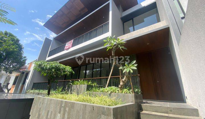 Rumah Modern Depan Green Area,private Pool,lift,cluster Depan Sentul City Bogor 1