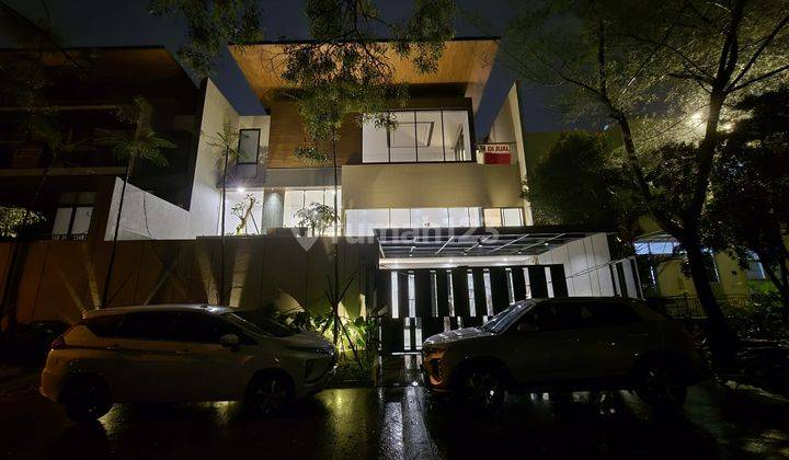 Rumah Modern Depan Green Area,full Marmer,private Pool,lift Sentul City Bogor 1