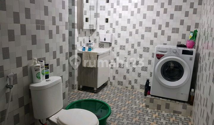 For Sale or Lease Ruko Andi Djemma/ Landak Baru Land Area 12x17Building Area 12x12-2 Floors Bedrooms 2Bathrooms 4SHM, Bore WellElectricity 3,300WSale Price Rp. 5.2 Billion Lease Price Rp. 125 Millionminimum 2 Years 2