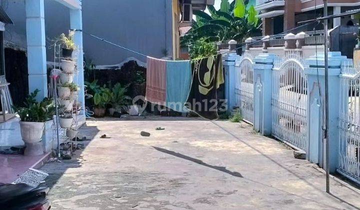 Rumah Minasa Upa Makassar 
Jumlah kamar : 5 kmr
Jumlah WC : 5 
2 lantai
Ukuran tanah : 401 m
Ukuran bangunan : panjang 18mtr x lebar 12mtr
Listrik : 2200 Watt-SHM
 2