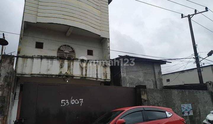 Gudang 3 Lt Jl. Teuku Umar 10 Jl Pramuka Makassar Sulawesi Selatan Dekat Jalan Tol. Luas Bangunan 600m2 Lebar Depan 11 M2 Lebar Belakang 23m2 Panjangx 38m 1