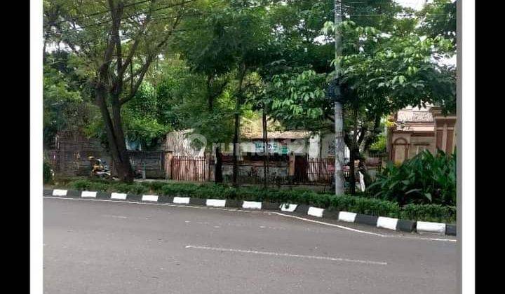 DIJUAL ATAU DISEWAKAN
Rumah Hertasning Lama Makassar Sulawesi Selatan 
200 Meter  Dari Pettarani
Luas 1.225 Meter
Bangunan 500 Meter
Bagus Untuk Buat Cafe
Restoran, BANK, Kantor 
 1