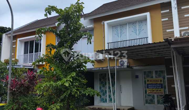 Price Droproyal Spring Jl Hertasning Baru Number of Rooms: 3Number of Bathrooms: 32 FloorsLand Size How X How = 8M X 15 MBuilding Size: 115Electricity 2200 Watt IncludedBuilding Age: 9 YearsFacing Eastrp. 1.5 Billionnow Rp. 1.4 Billion