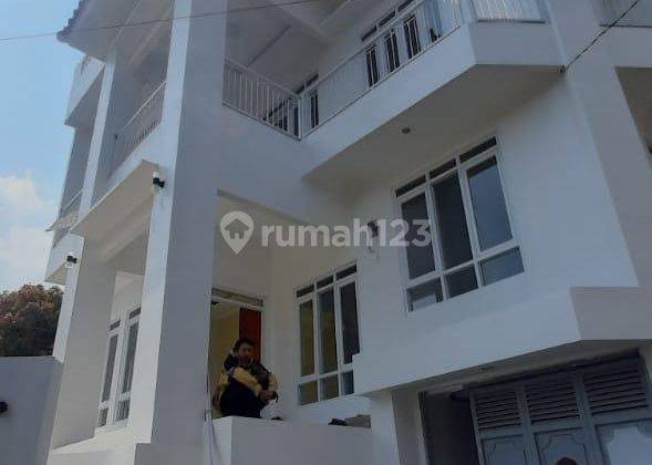 Rumah 3 Lantai Semi Villa Cita View Kodya Bandung  2