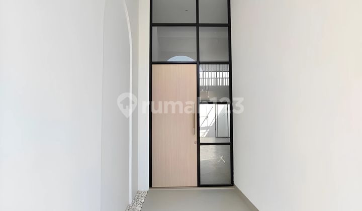 Dijual Rumah Brand New Modern Dekat Mall Puri 2