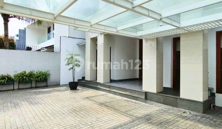 Disewakan Rumah Mewah Lokasi Premium di Menteng 2