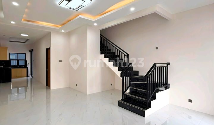 For Sale Brand New Modern House in a Strategic Location in Meruya 2