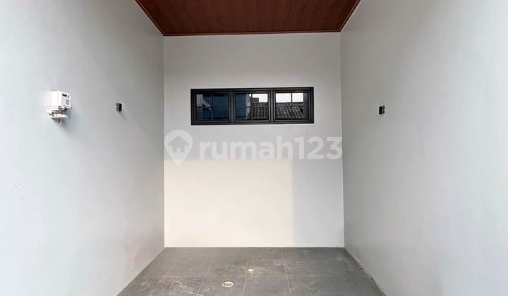 For Sale Brand New Modern House Strategic Location in Ciledug 2