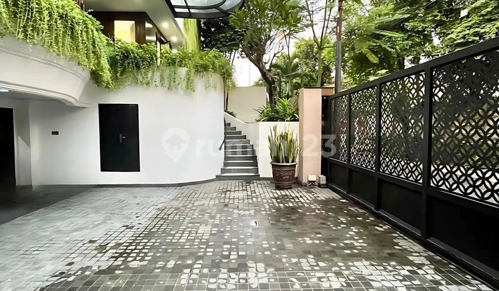 Dijual Rumah Mewah Modern Lokasi Strategis di Permata Hijau 2