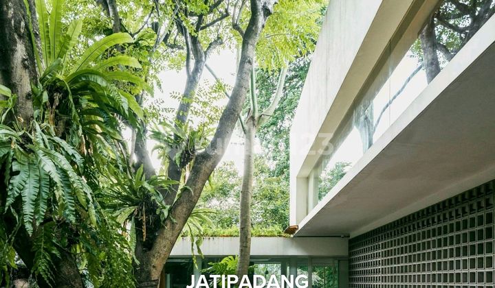 Dijual Rumah Modern Tropical Semi Furnished Design By Andra Matin di Jatipadang