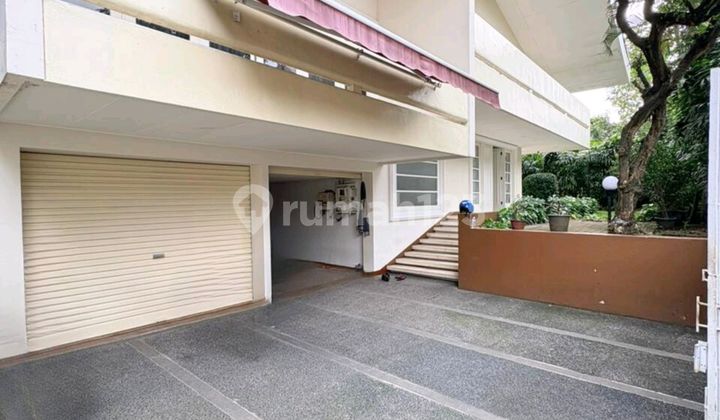 Disewakan Rumah Modern Tropical Lokasi Strategis di Kebayoran Baru 2