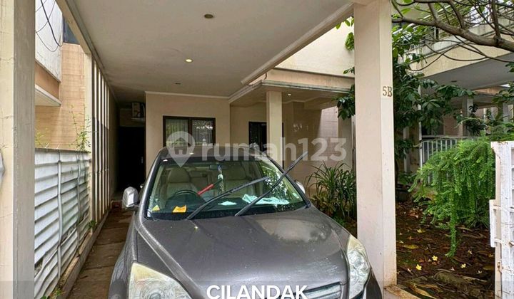 Disewakan Rumah Modern Tropical Semi Furnished di Cilandak