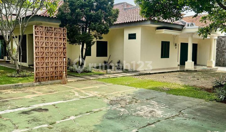 Disewakan Rumah Modern Tropical Semi Furnised Di Hj Nawi 2