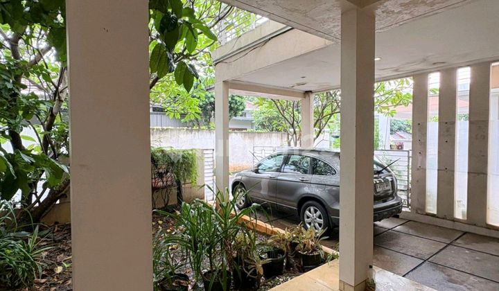 Disewakan Rumah Modern Tropical Semi Furnished di Cilandak 2