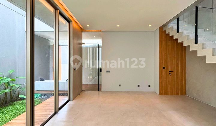 Dijual Rumah Minimalis Modern Lokasi Strategis di Joglo 2