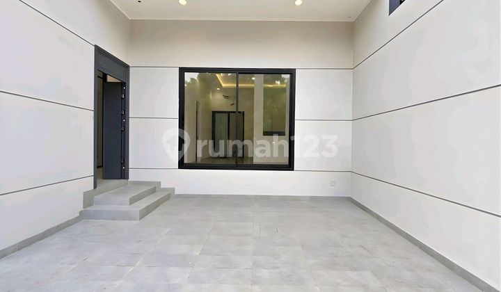 For Sale Brand New Modern House Strategically Located in Metland Puri 2