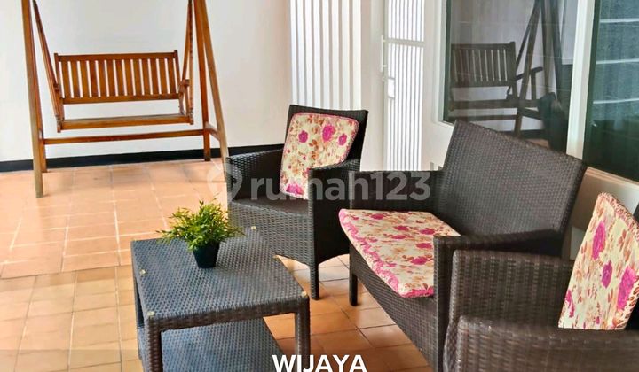Disewakan Rumah Modern Full Furnish Lokasi Premium di Jakarta Selatan