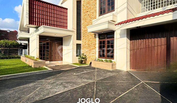 Dijual Rumah Modern Tropical Lokasi Strategis di Joglo