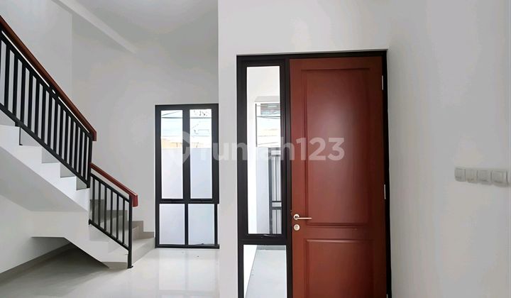 Dijual Rumah Brand New Minimalis Modern Dekat Tol Petukangan 2