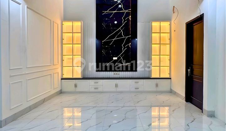 Dijual Rumah Modern Classic Lokasi Strategis Di Kebon Jeruk 2