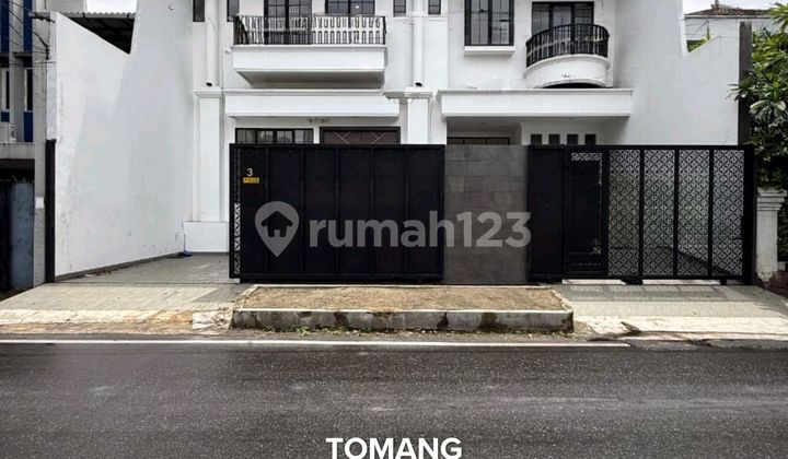 Modern Classic House for Sale in a Strategic Location in Tomang 2