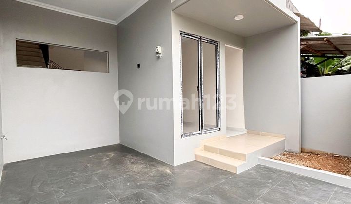 For Sale Brand New Modern House in a Strategic Location in Ciledug 2