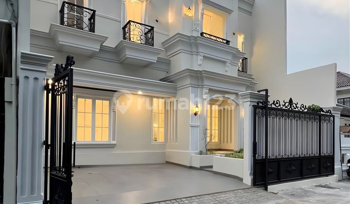 Dijual Rumah Brand New Modern Classic Strategis Dekat Mall Puri 2