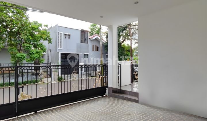 Dijual Rumah Brand New Modern Classic 5 Menit ke Tol Jor 2